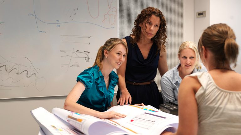technical meeting women short