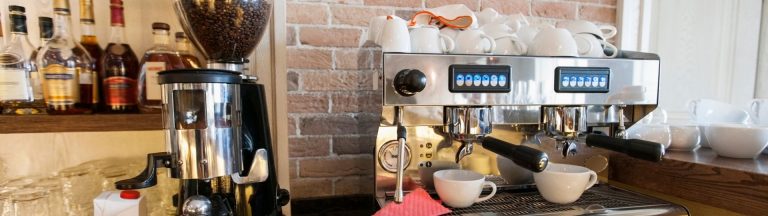 coffee-machine-at-cafe